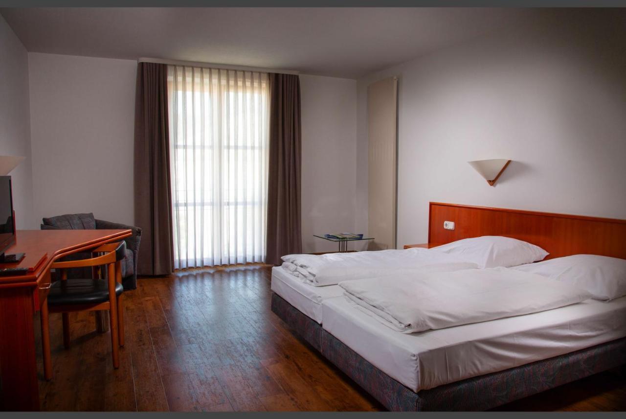 Altstadthotel Brauereigasthof Winkler Berching Extérieur photo